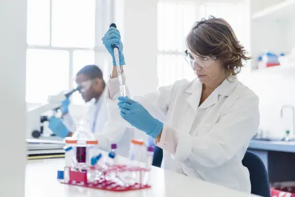 lab-technicians.jpg