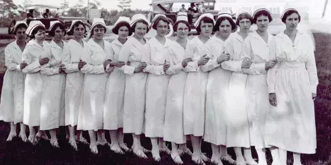 Nurses class of 1922 1200x600.jpg